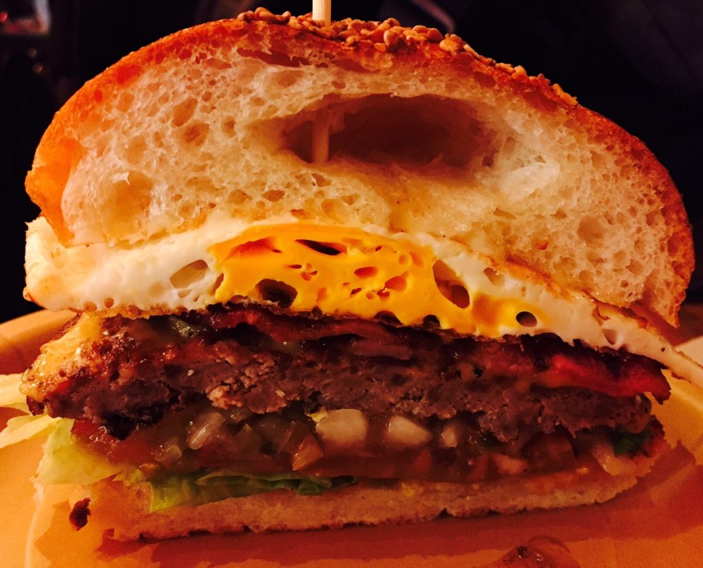 特製バンズに100%ビーフのジューシーパテ!心斎橋の激ウマハンバーガーショップ『CRITTERS BURGER(クリッターズ・バーガー)』で開催されたYelpエリート限定イベントに参加してきた