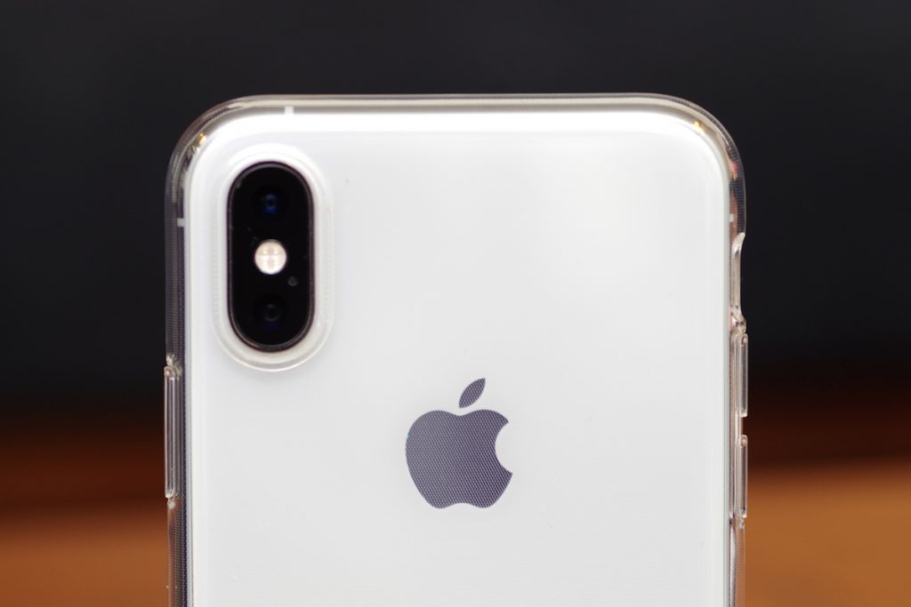 【レビュー】TORRAS iPhone XSケース(クリスタル・クリア) は、フィット感が良く適度な光沢感がカッコイイ