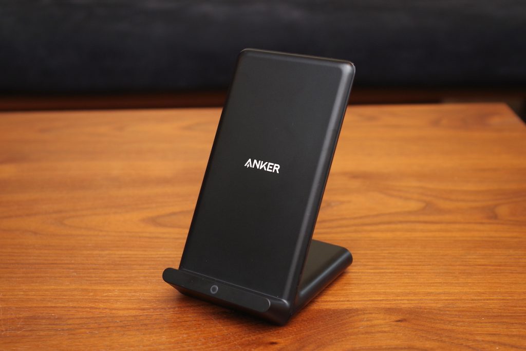 【Anker PowerPort Wireless5 Standレビュー】iPhone XSにピッタリのスタンド型Qiワイヤレス充電器